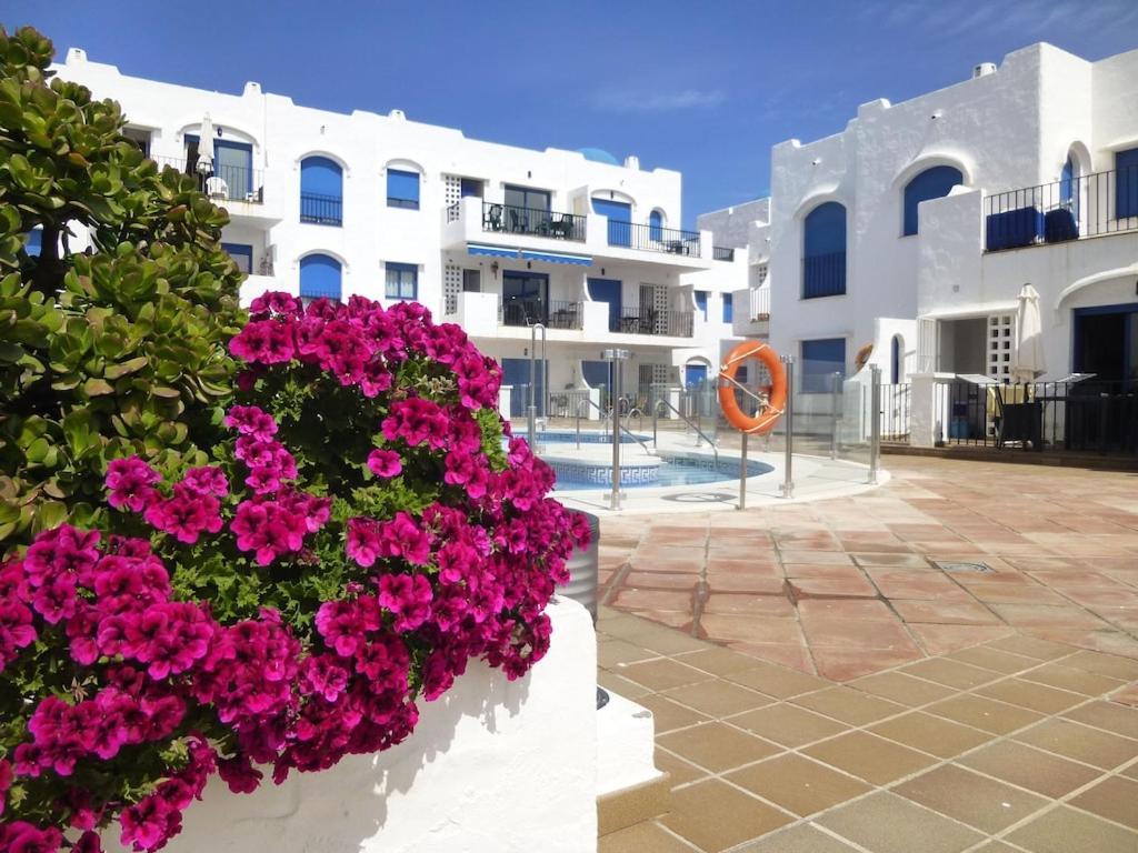 28 Mikonos Playa In Puerto De La Duquesa 2 Bed 2 Bath Apartment Ideally Located To The Beach & Marina Castillo de Sabinillas 외부 사진
