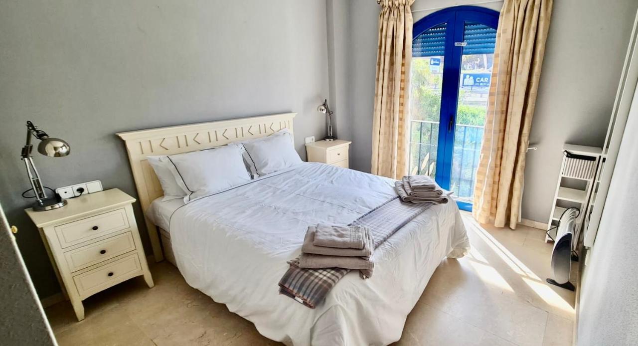 28 Mikonos Playa In Puerto De La Duquesa 2 Bed 2 Bath Apartment Ideally Located To The Beach & Marina Castillo de Sabinillas 외부 사진